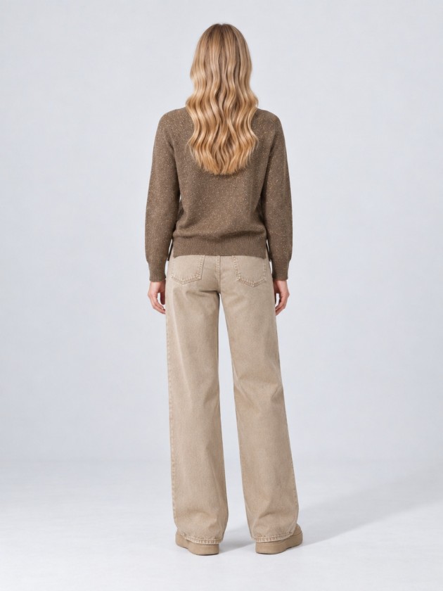 Knitted sweater with metallic thread