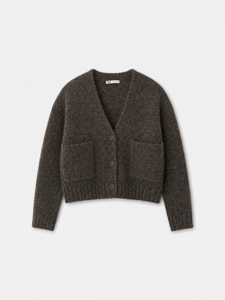 Knitted jacket with pockets
