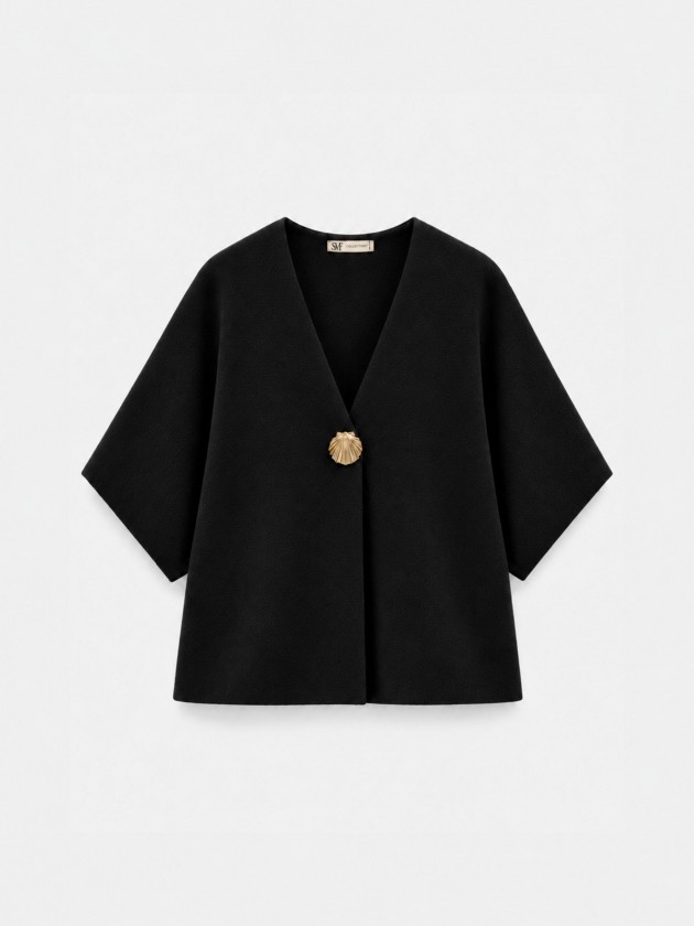 Knitted jacket with appliqu�