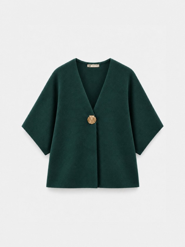 Knitted jacket with appliqu�