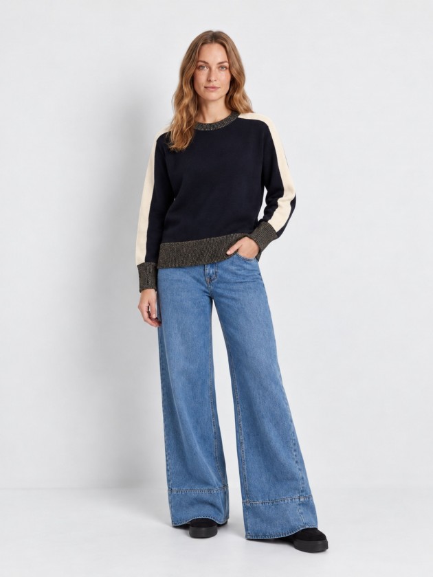 Knit sweater with lurex. Knit sweater with lurex.